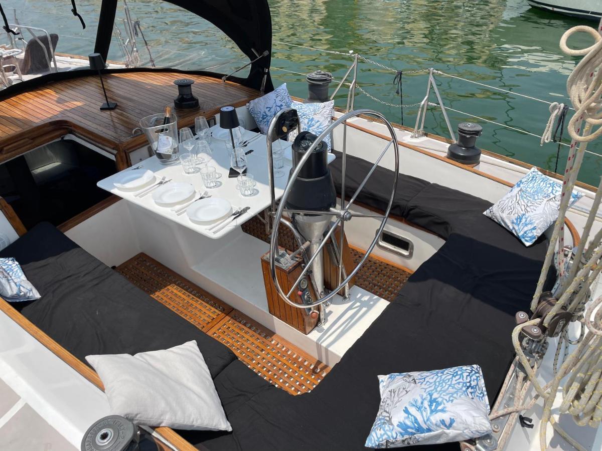 Sailboat B&B On Board Catánia Buitenkant foto