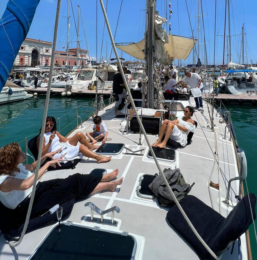 Sailboat B&B On Board Catánia Buitenkant foto