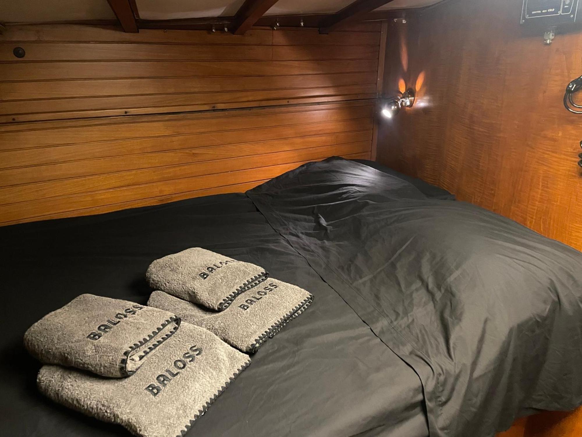 Sailboat B&B On Board Catánia Buitenkant foto